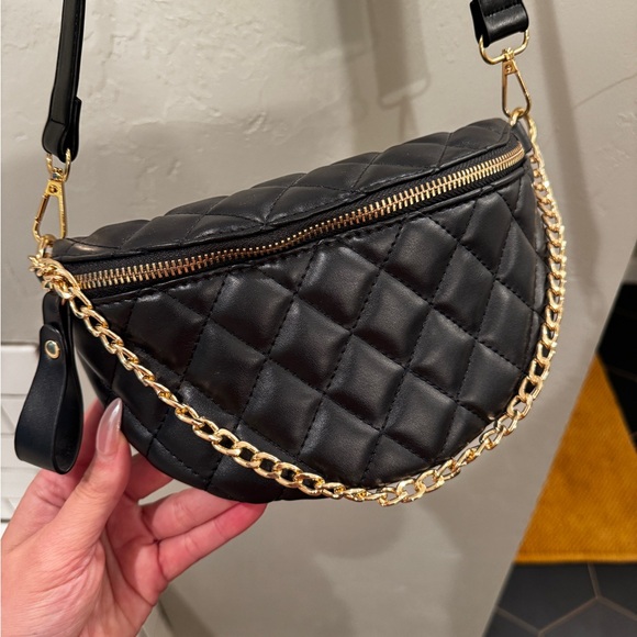 NanaMacs Black Quilted Crossbody Bag with Gold Chain - Picture 2 of 4